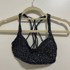 Lululemon Free to Be Bra Size 6